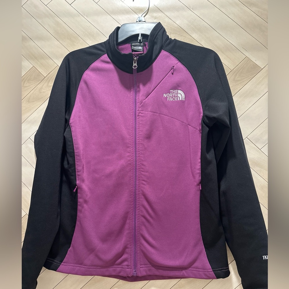 The North Face Size M Womens Purple/Black TKA Stretch Softshell Jacket